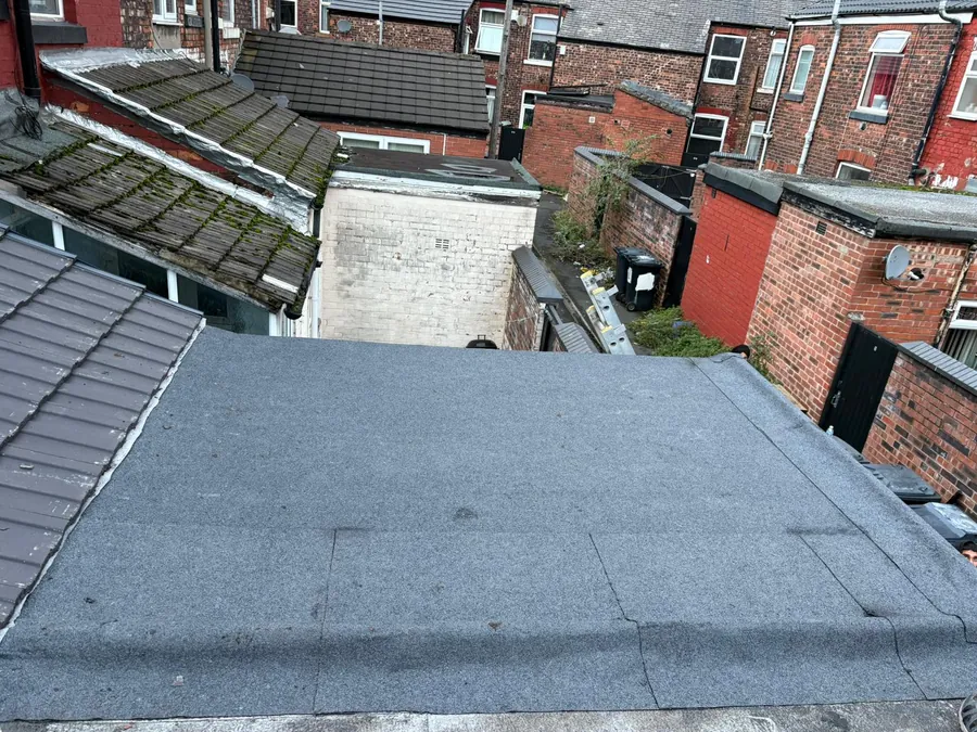 New flat roof on a rear extension behind a terrace